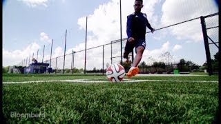 How to Kick a Goal-Scoring World Cup Corner Kick How to Kick a Goal-Scoring World Cup Corner Kick