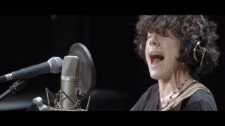 LP – Lost On You (live session)