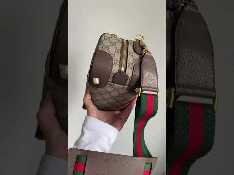 Сумка жіноча Small Interlocking G Sports Bag, видео 1