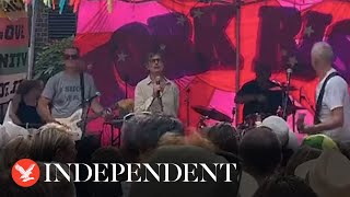 Robert Peston and Ed Balls form punk band and perform at London street party