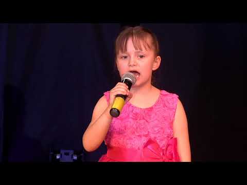 5 ленивых лягушат песня текст. 5 ленивых лягушат. Песня пять ленивых. Песенка лягушат. Танец лягушат фото.