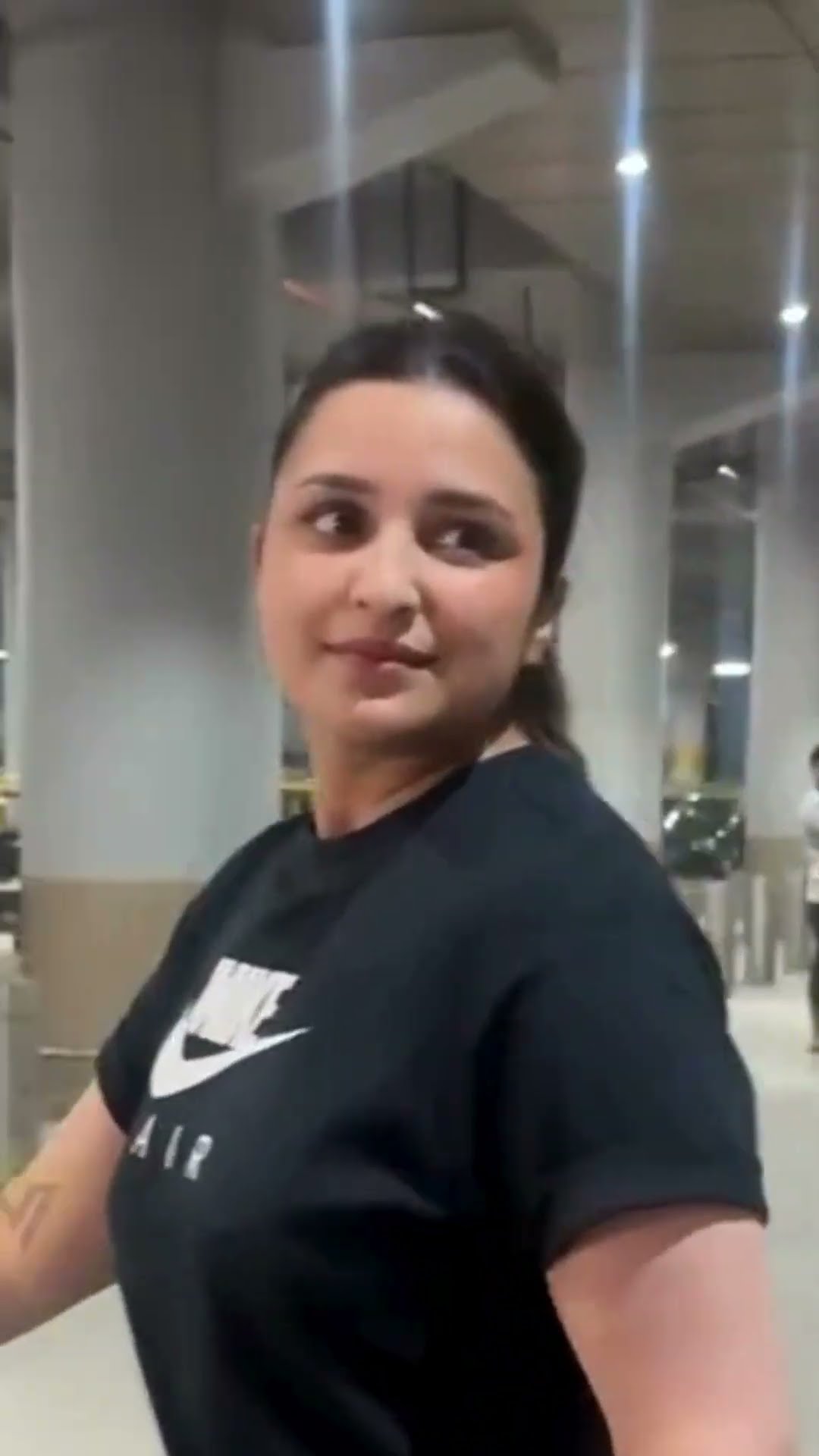 Cutie: Parineeti Chopra Slays In Black As She Was Spotted At The Airport | English News | N18S