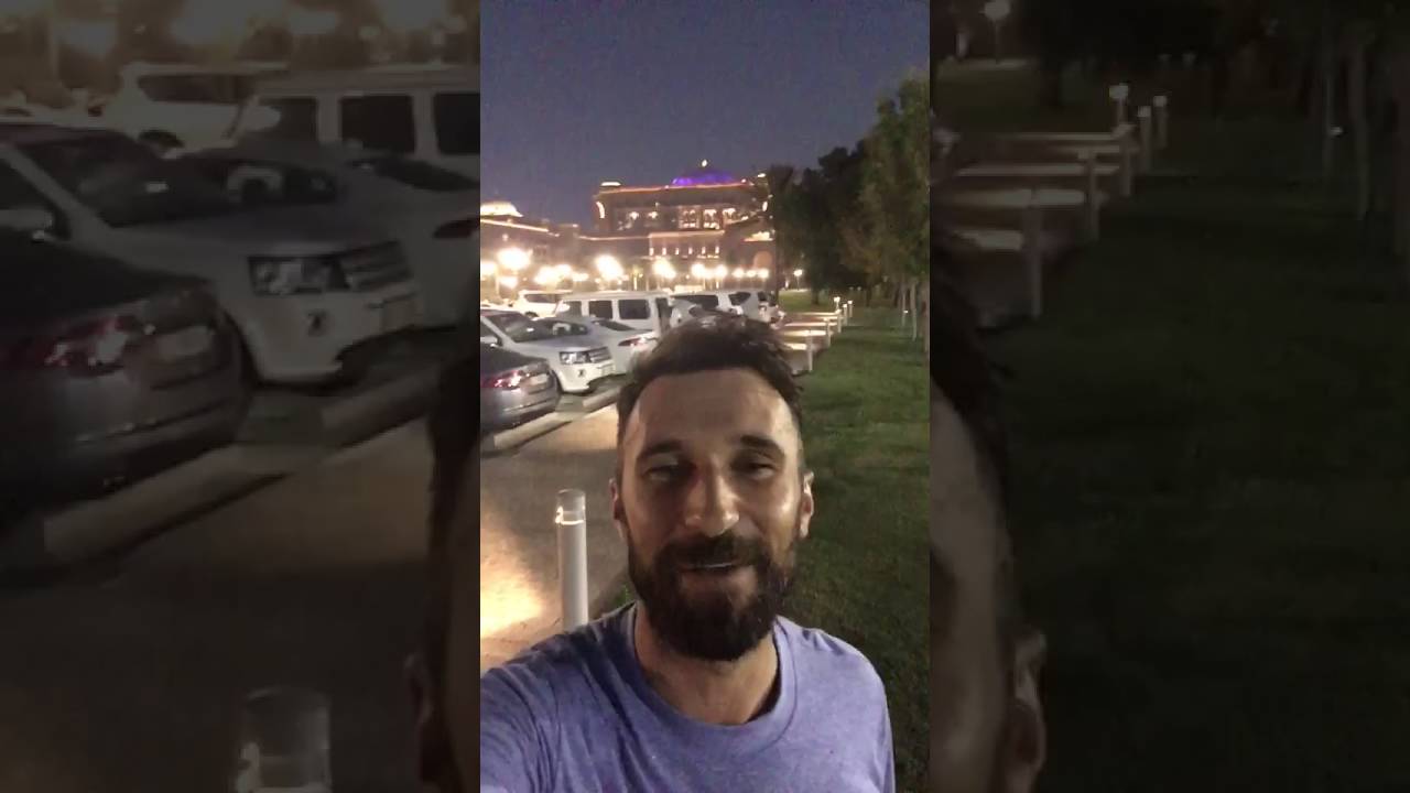Mirko Vucinic fa gli auguri a Francesco Totti #4X10