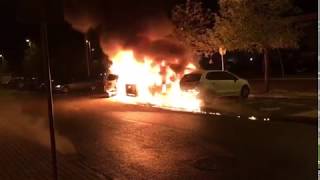 Un incendio calcina cuatro coches en San Rafael de la Albaida