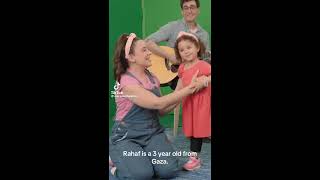 When Ms Rachel met Rahaf from Gaza | 3 year old double amputee 
