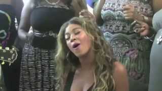 Beyoncé canta Halo em Hospital Universitário