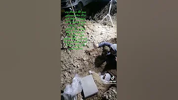 این آقا بعد از یک هفته مردن همین که میزارنش داخل قبر و شروع میکنن روی قبر خاک ریخت که صدای می شنوند 