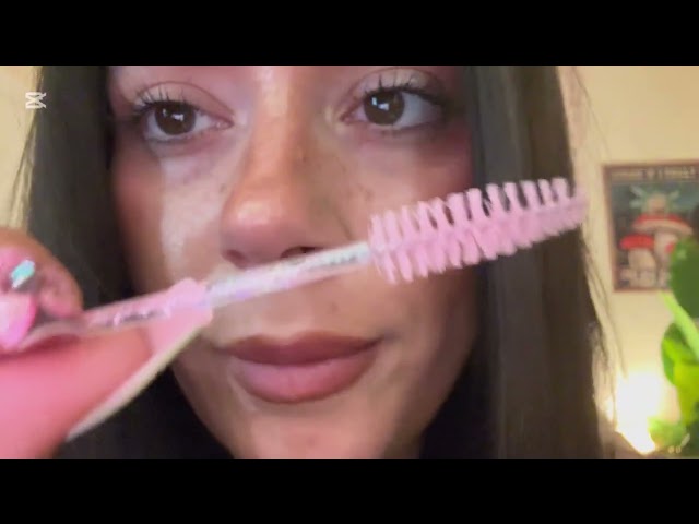 Doing your lashes ❤️