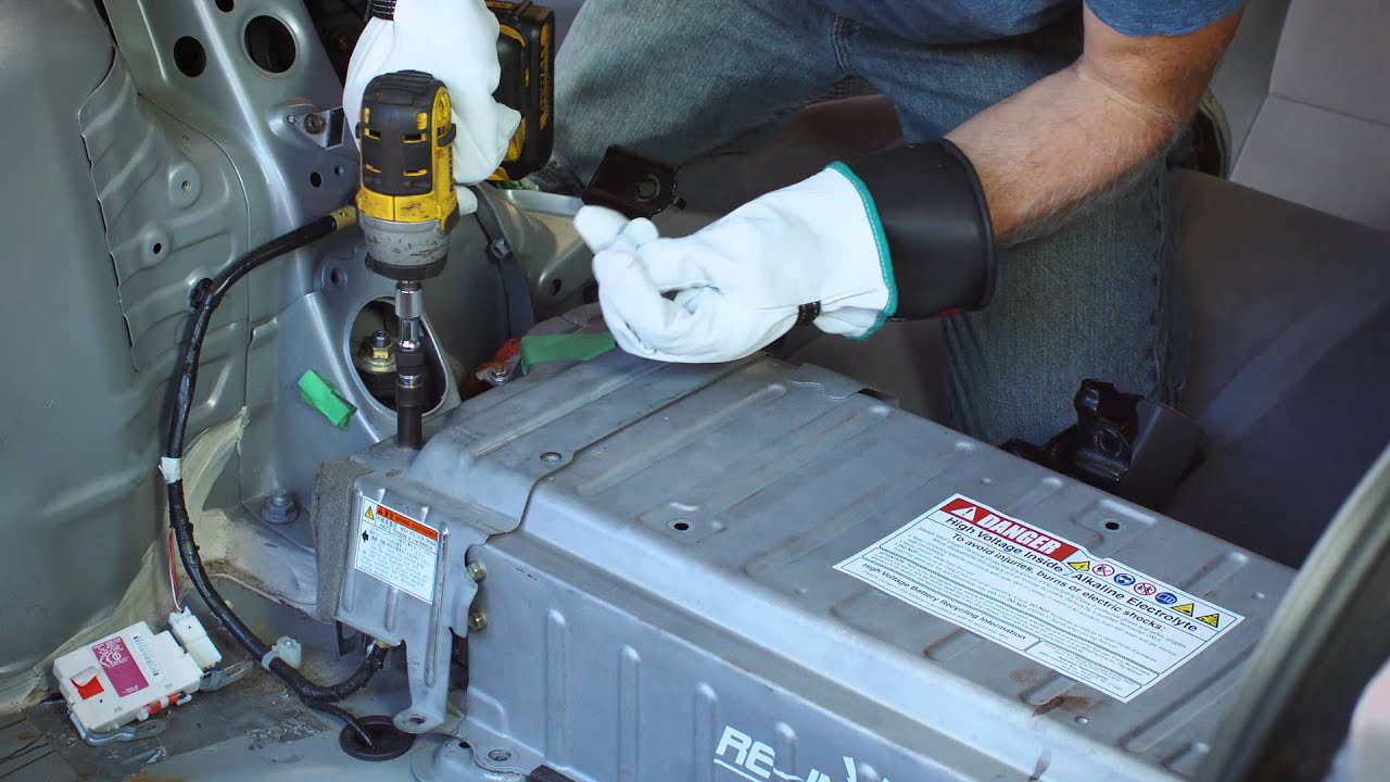 Toyota Prius Gen 2 Hybrid Battery Installation - YouTube