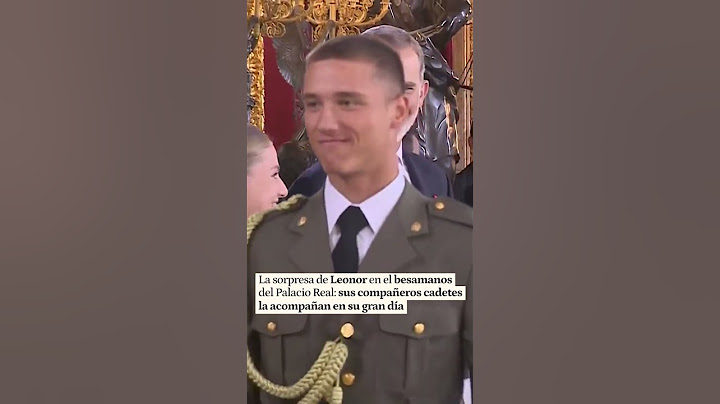 Leonor en el besamanos del Palacio Real: sus compañeros cadetes la acompañan en su gran día