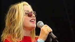 Blondie, "The Tide Is High" (live) Glastonbury 1999 (HQ) chords