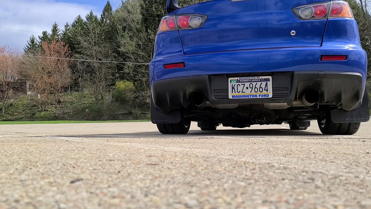 Evo X revving 2 step shooting flames