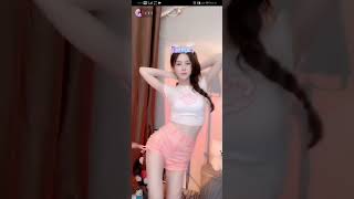 😘😘看了好多大摆锤，就@艾柔柔 跳的最带劲，这是前半段，后半段我不 #抖音