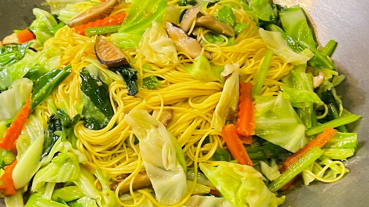 ผัดหมี่ซั่วไหว้เจ้าวิธีผัดเส้นไม่ขาดเหนียวนุ่มรสชาติกลมกล่อม ￼