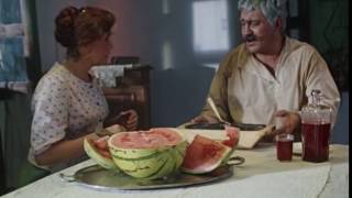 Опять ты мне эту икру поставила! Не могу я ее каждый день, проклятую, есть! Хоть бы хлеба достала! Опять ты мне эту икру поставила! Не могу я ее каждый день, проклятую, есть! Хоть бы хлеба достала!