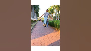 Girl’s reaction 😍 Flip’s in public