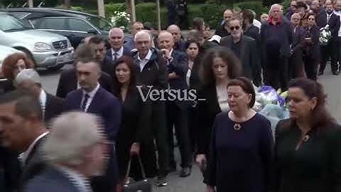 Dhimbje dhe lot në homazhet për Gert Bogdanin, përcillet  për në banesën e fundit ish-deputeti