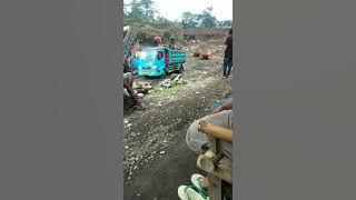 story wa dump truck antri pasir gunung