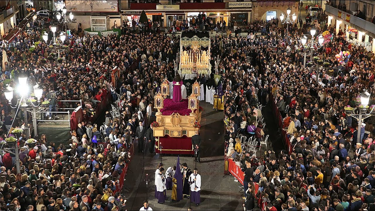 Encuentro del Cristo de Medinaceli con la Virgen de la Esperanza