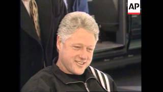 USA: BILL CLINTON RETURNS TO WHITE HOUSE FOLLOWING KNEE SURGERY