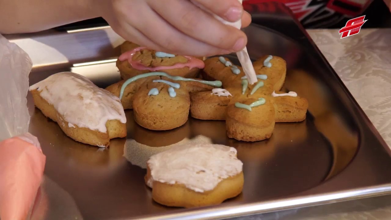 Пряники для хоккеистов. Клуб юного болельщика приготовил 