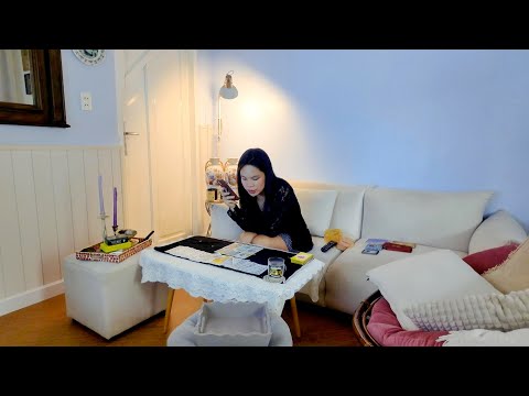 một sáng có hoa, có nắng, tarot và bữa trưa Udon🍜