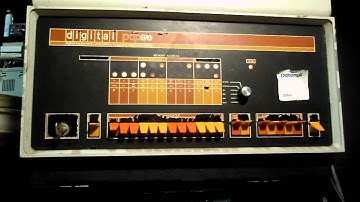 PDP-8/e Running WPS MQ Register Lights
