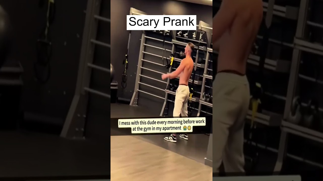 Best Scare Pranks 😱 