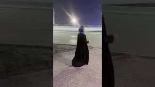 شاهد فتاة سعودية تمشي في الشارع عارياا 😱
