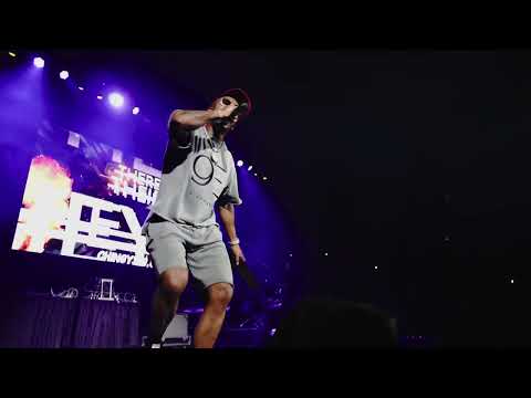 Chingy performs Right Thurr on tour