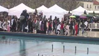 Flash mob Thriller Puteaux 2010.wmv