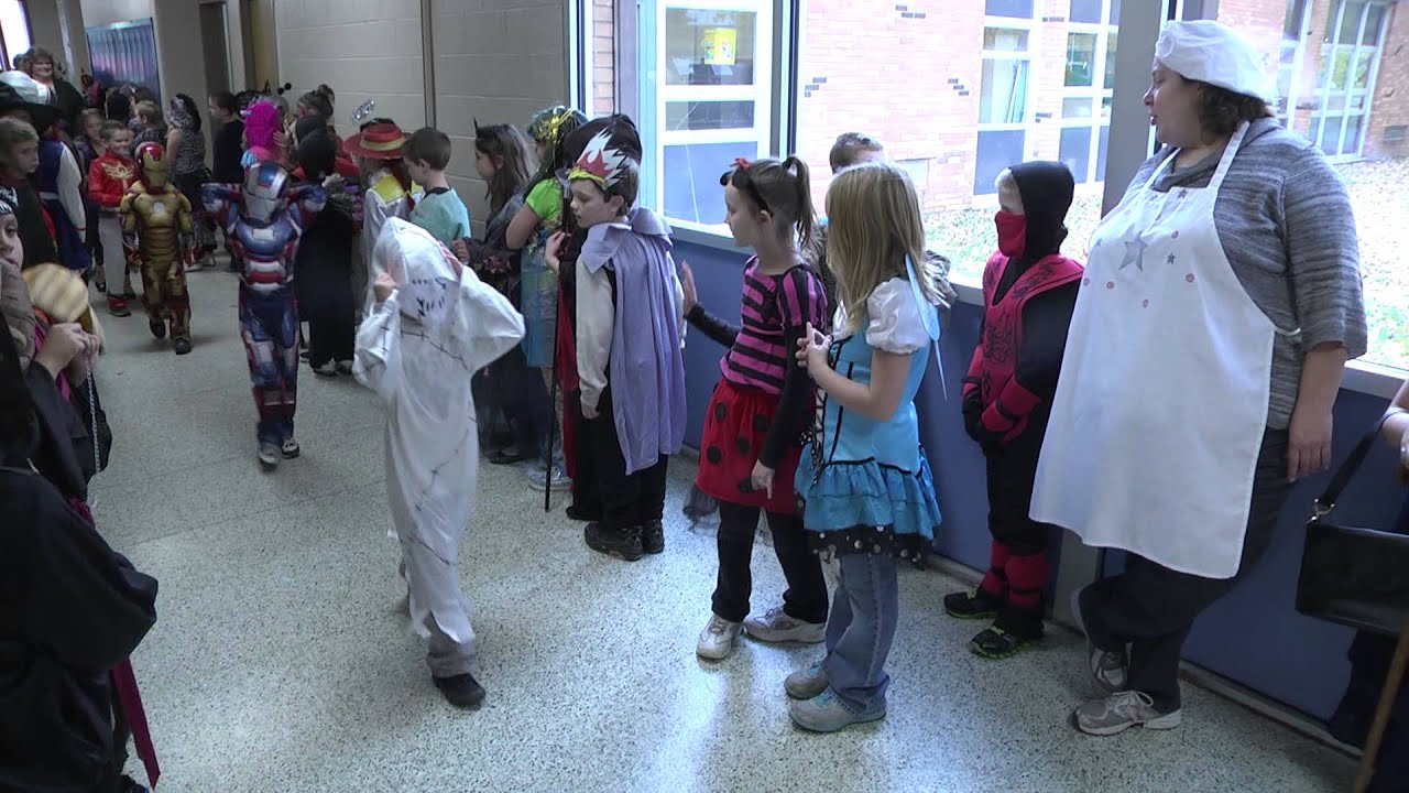 NORTH ELEMENTARY HALLOWEEN PARADE 103113 YouTube