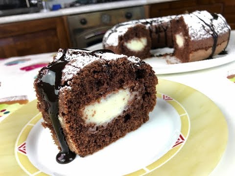 Video: Torta Al Cioccolato Con Gelatina Di Latte E Fragole