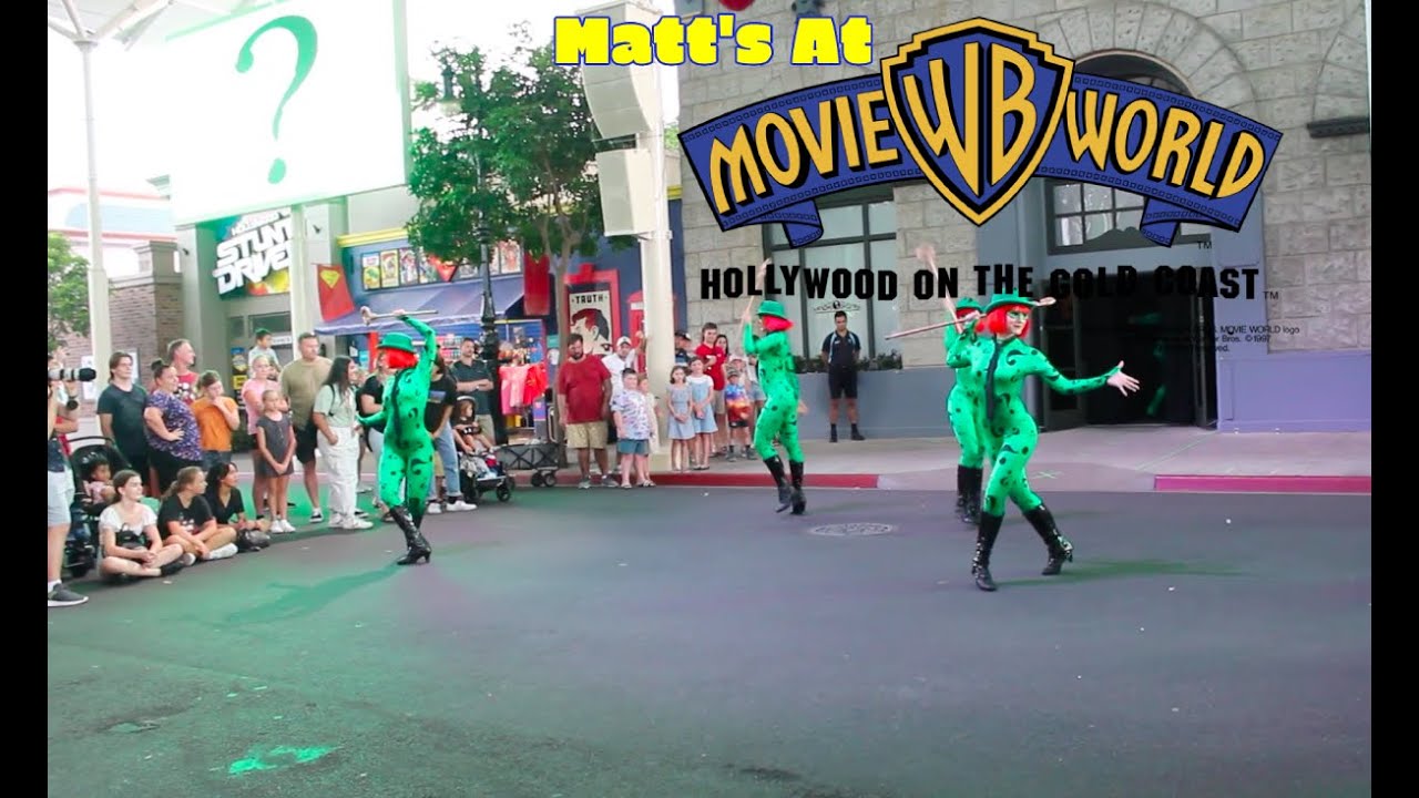 Movie World Riddler Movie World DC Heroes & Villains - The Riddler Dance - YouTube