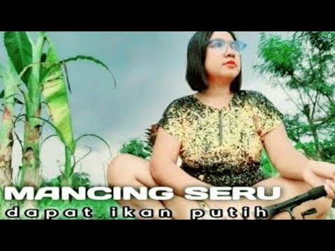 Mancing ikan di sungai kampung pedesaan,udara ya sangat sejuk sekali