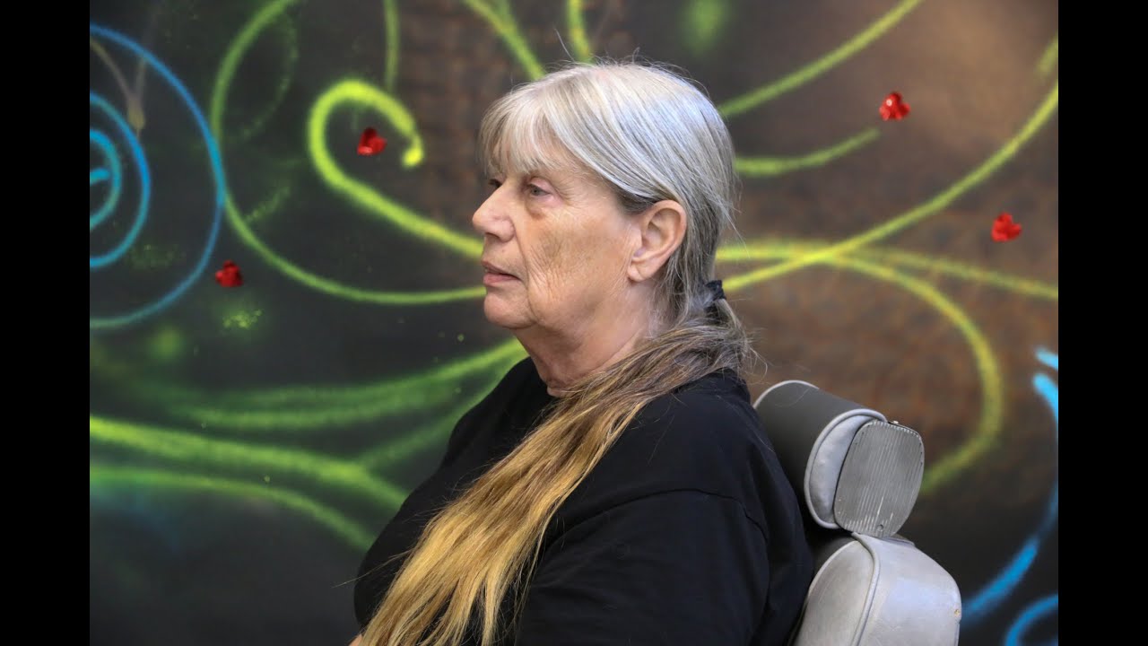 Make me a new start by cutting off my long hair! Elly cut & color by T.K.S.