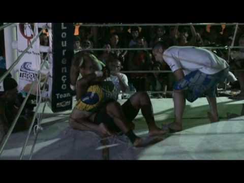 7 Pro-Fighting Maresias - Luta 6 (MMA): Gilson Lom...
