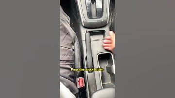 Instructions on the correct way to hold the handbrake.#shortsvideo  #car  #driving  #tips