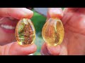 Amber crystal has undergone billions of years of change.琥珀水晶经历了数十亿年的变化。