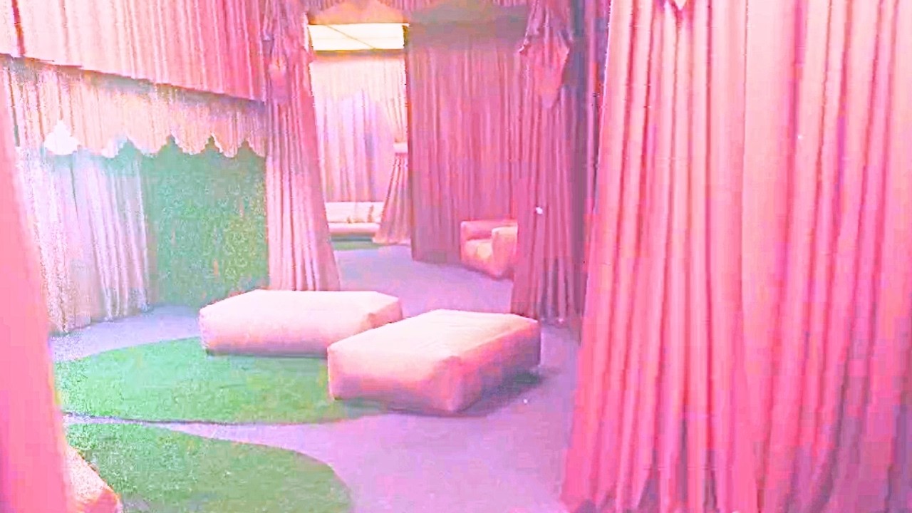 LOST in VINTAGE BACKROOMS