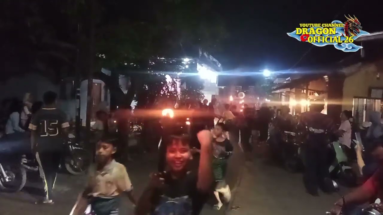 Acar pawai obor & bola api  alun alun Gegesik