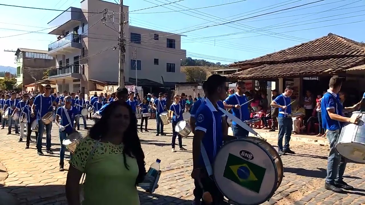 FANFARRA do desfile civico  - CAPUTIRA/MG - Bateria do 7 de setembro