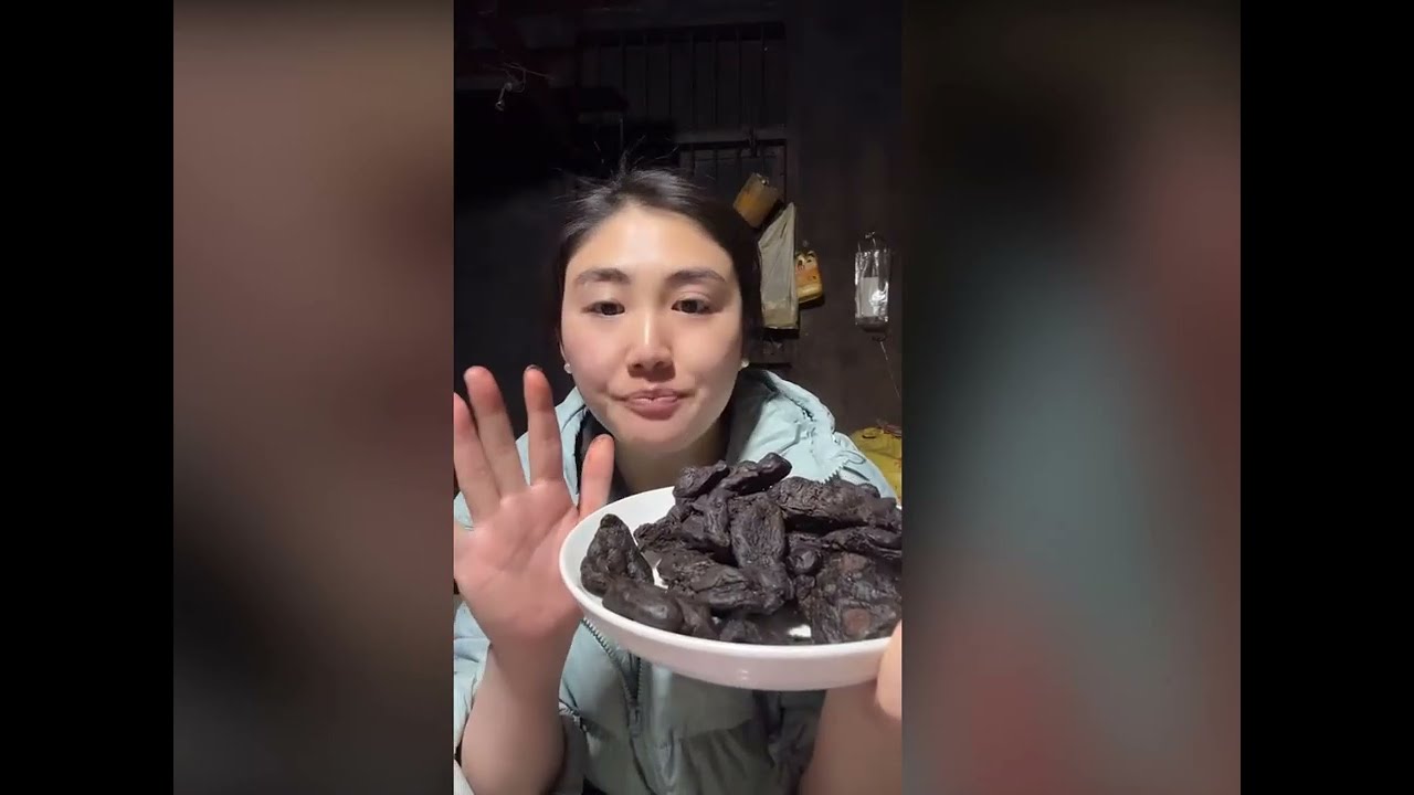 阿曲嫫, 阿强✈️ 大家好，如果你在看，请留下一个爱心表情和一句问候。我们来聊聊吧，如果你能听到我的声音，请跟我打个招呼！