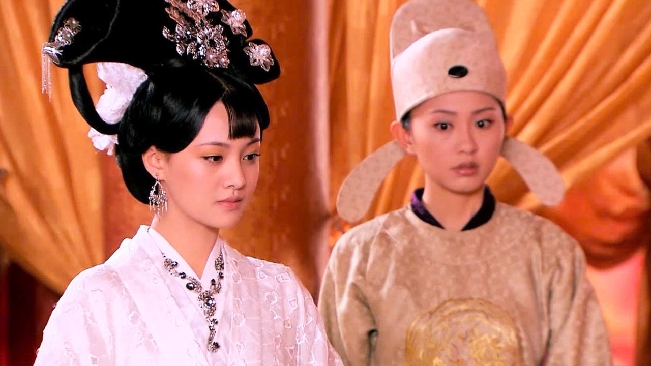 Bí Ẩn Phía Sau Tấm Lưng Công Chúa Chứa Bí Mật Động Trời | Filmroom TV