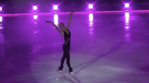 Music on Ice 2017 Sarah Meier - Grow Old With Me