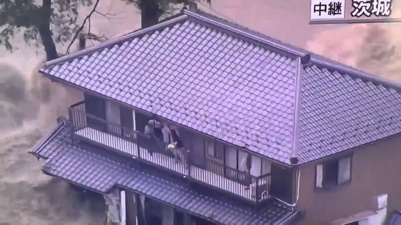 Dramatic Aerial Rescue Over a Flood-Hit House in Joso JAPAN FLOODS (VIDEO)