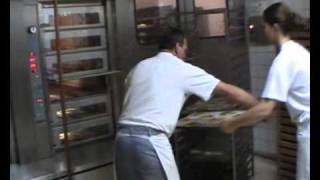 Bakken Met De Debag Monsun Vloeroven