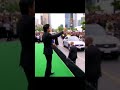 Uncontrollable crowd gone crazy for shahrukh khan in foreign country  srk the most loved indian