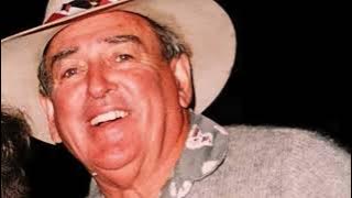 Former NT administrator, musician and author Ted Egan dies aged 93