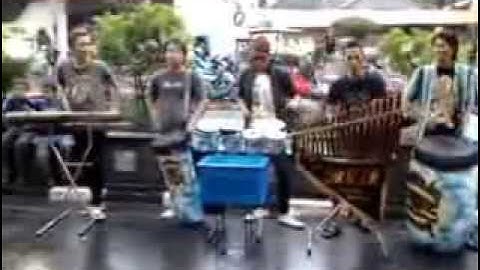 Bojo Loro   Music Angklung Malioboro mp4   YouTube
